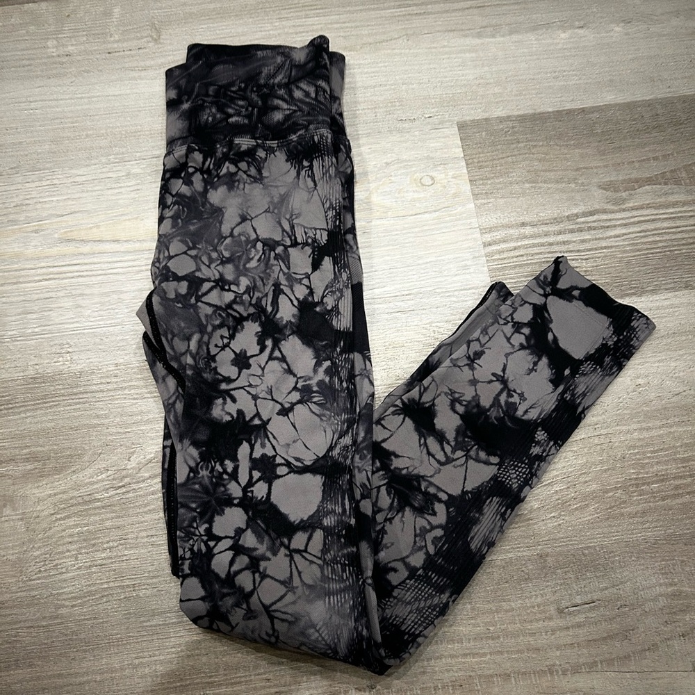 Black & Gray Marble Print Leggings